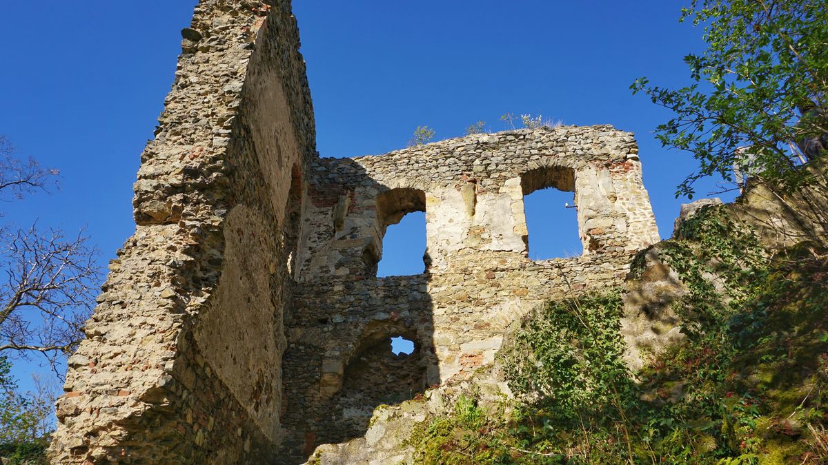 Málo známá zřícenina hradu Roupov ukrývá architektonický unikát